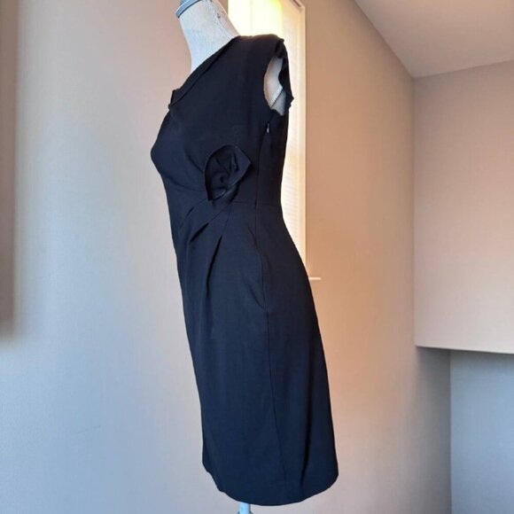 SUZI CHIN Stretchy Little Black Dress with a Twist - Size 6 - Picture 3 of 9